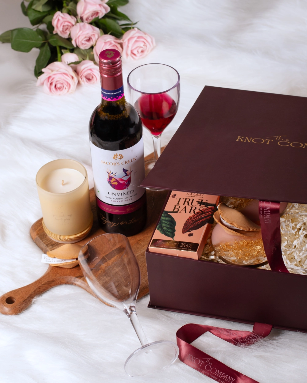 Delight Your Girlfriend with Romantic Christmas Gift Hampers!