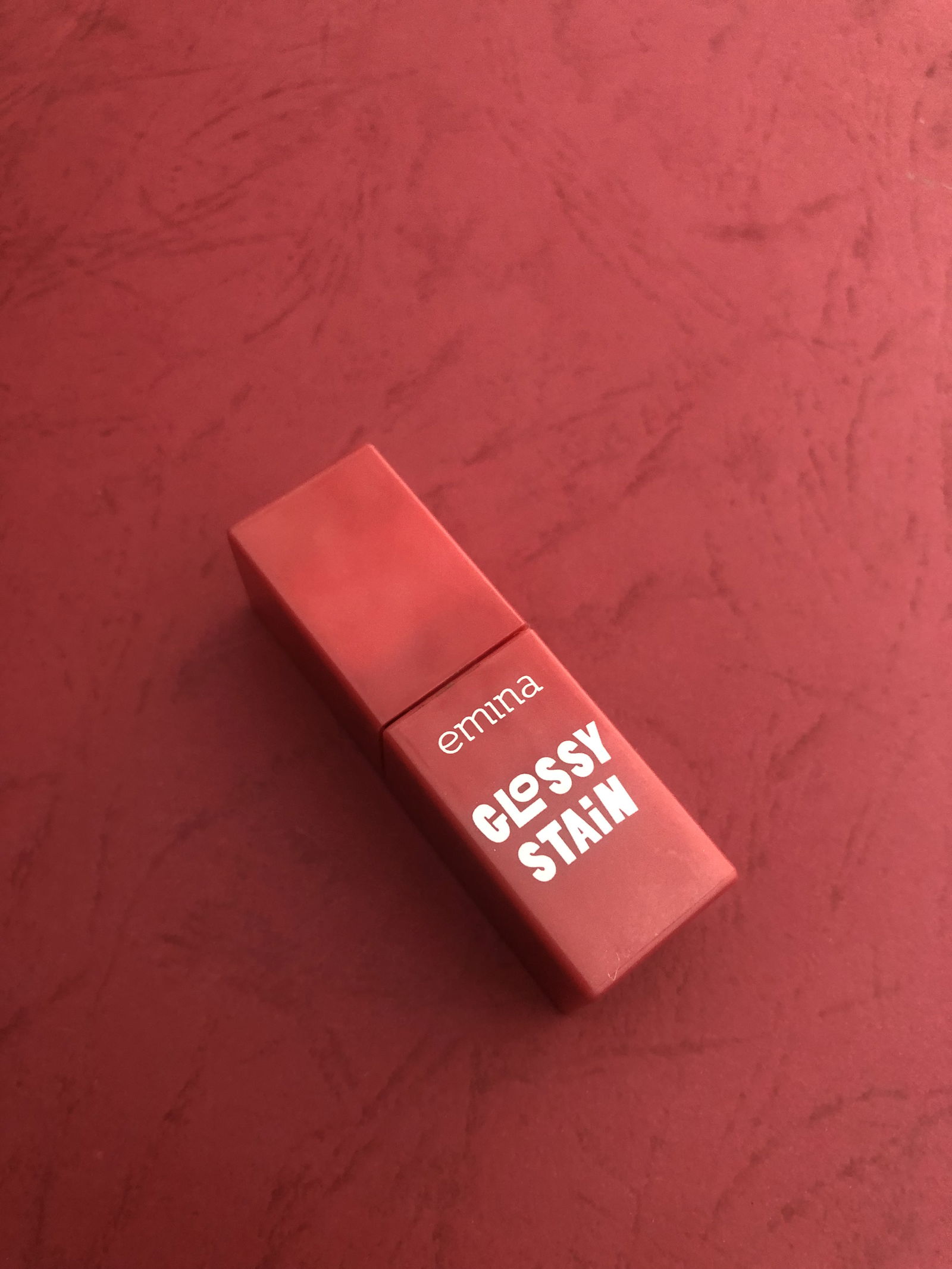 06 - Emina Glossy Stain