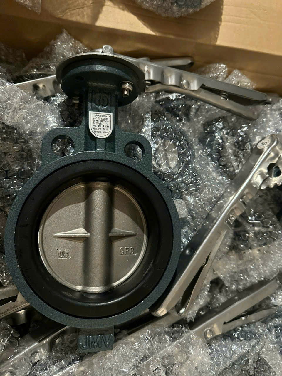 Van bướm tay gạt Hàn Quốc - Tiêu chuẩn Quốc Tế