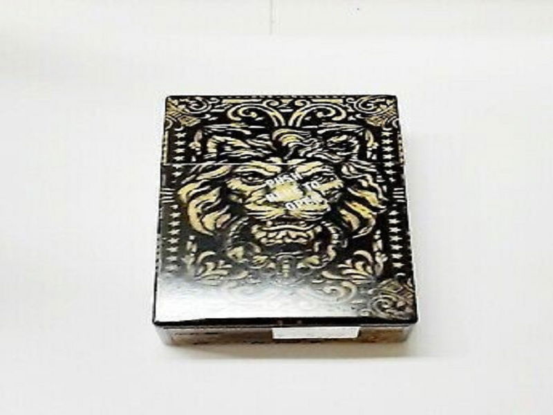 LION FACE PLASTIC CIGARETTE PACK HOLDER FOR KING's 
