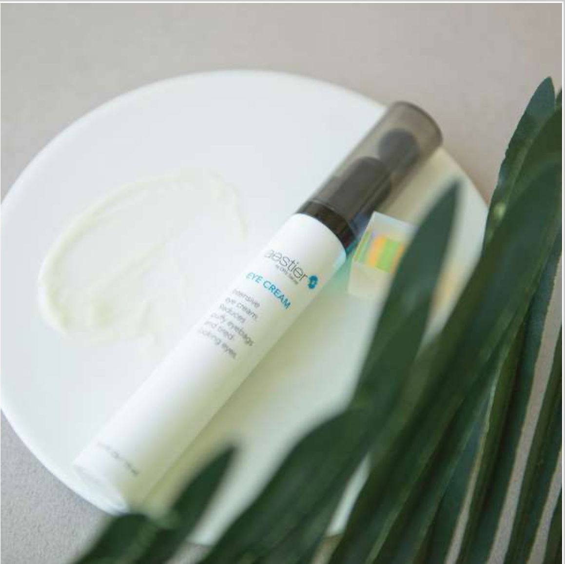 活奕眼霜｜      減緩細紋，告別熊貓眼