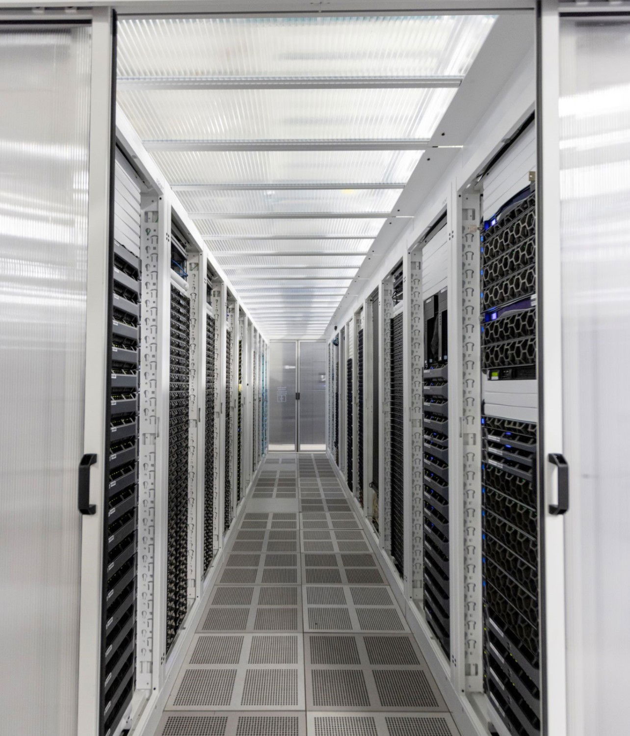 How Walmart Drives Operational Excellence with Open Source Innovation