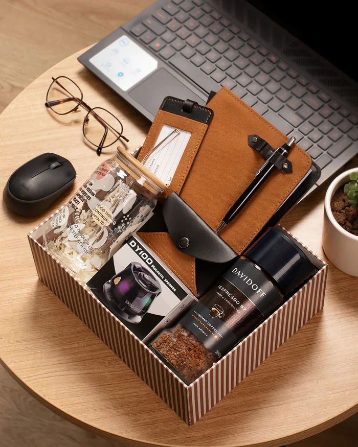 Wholesale Corporate Gift Hampers & Unique Employee Gifts