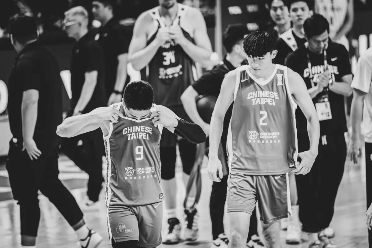 《2025亞洲盃男籃》從完美執行到功虧一簣 剖析中華隊如何從高柏鎧的犯規麻煩開始崩解 - 台灣職籃 - 籃球 | 運動視界 Sports Vision