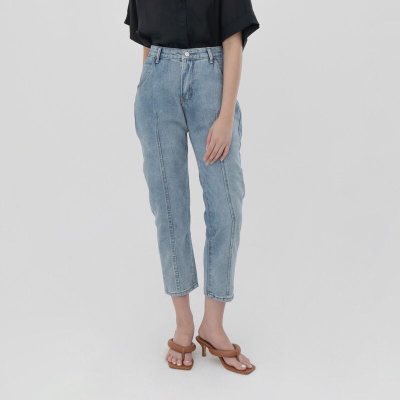 12. Jeans Import Garis Tengah