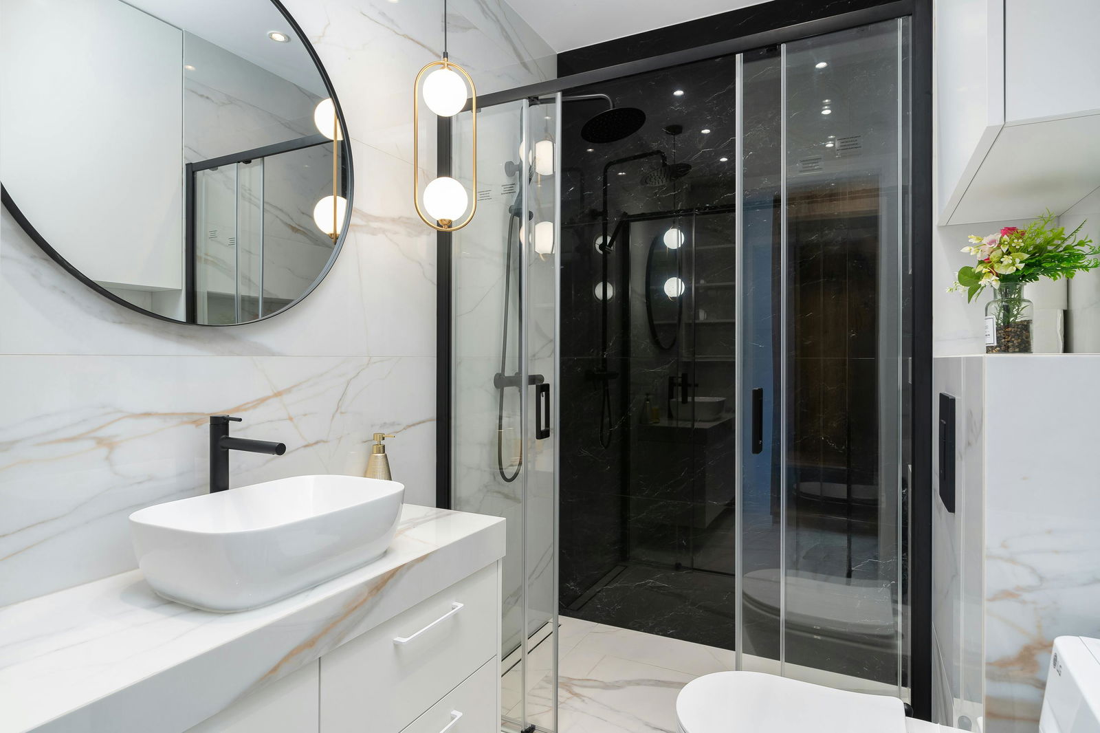 Frameless Glass Shower Doors | Custom Shower Doors & Fitting