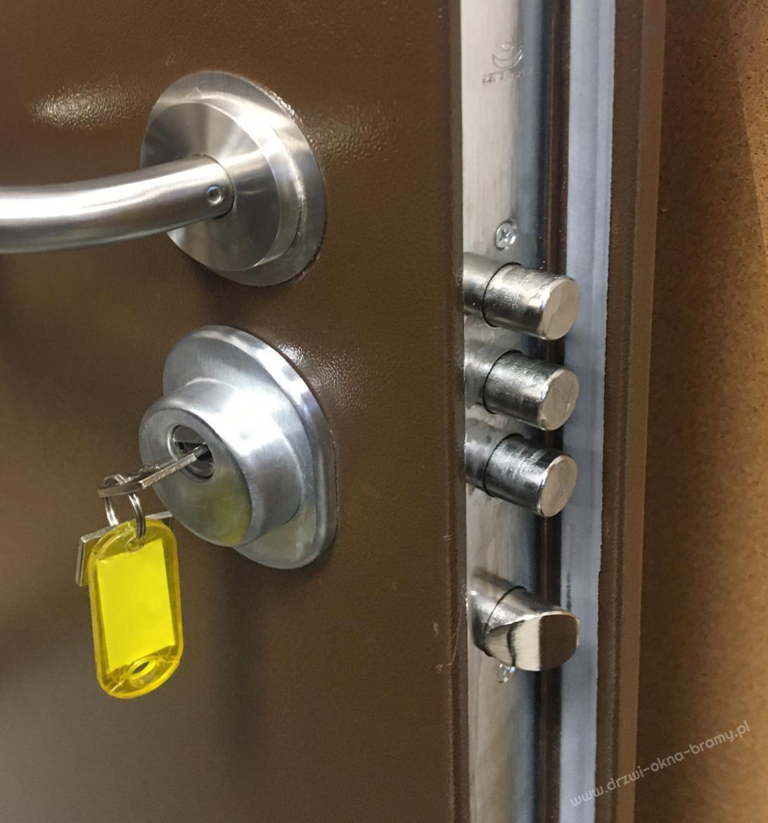 drzwi stalowe do kancelarii tajnych