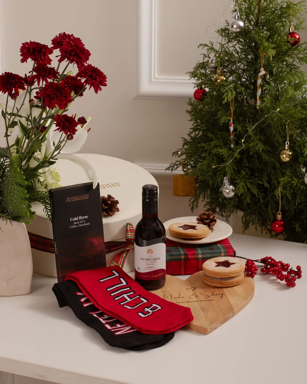 Buy Corporate Christmas gifts Hampers for Employees 