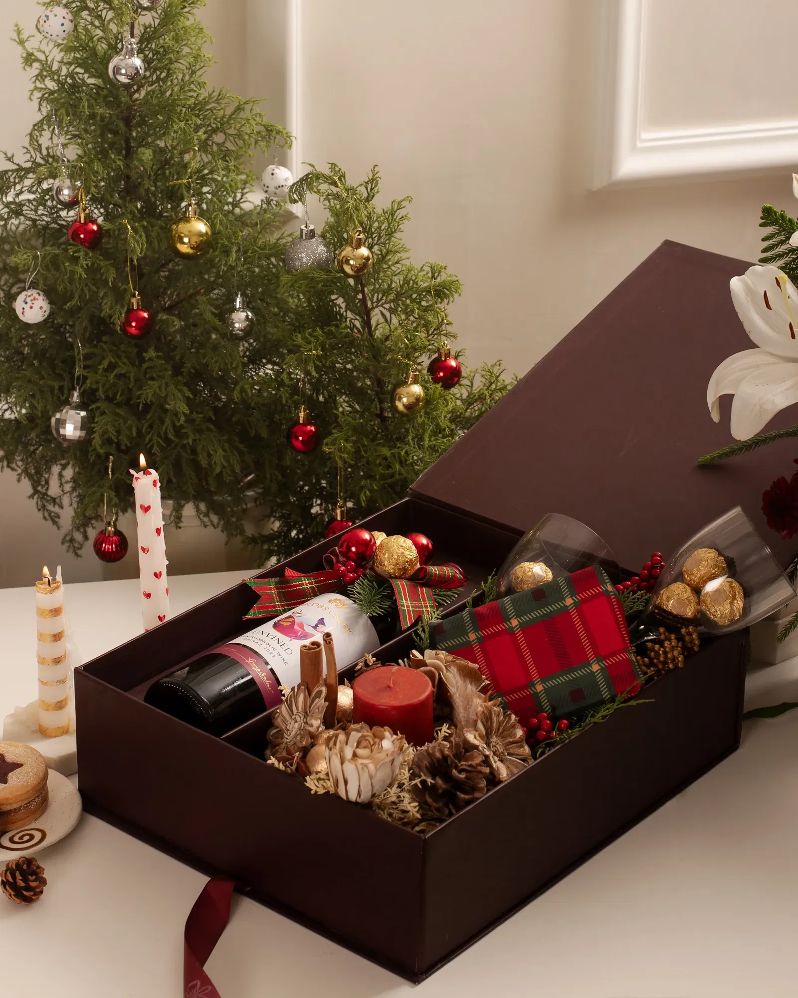 Premium & Luxury Christmas Gift Hampers Online in USA