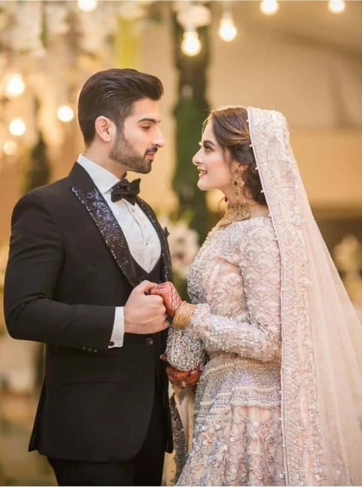 Modern Cute Couple Dp