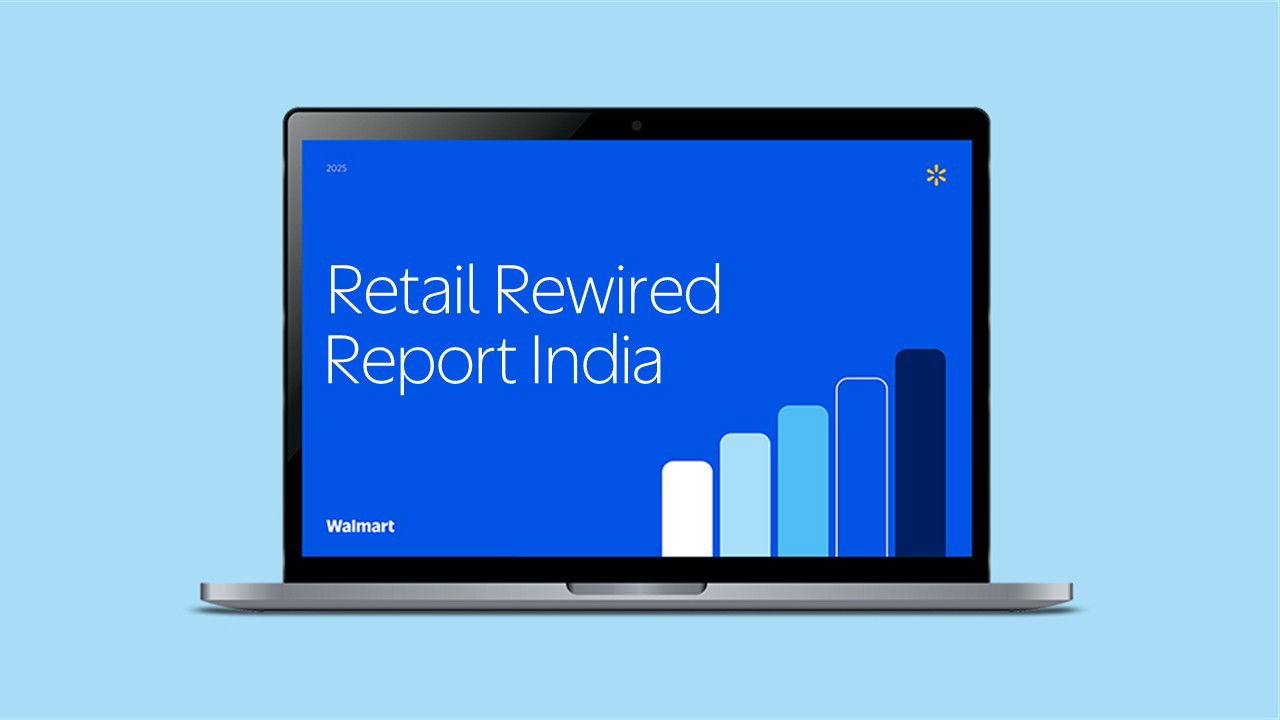 How are Indian consumers balancing digital adoption with traditional shopping habits?