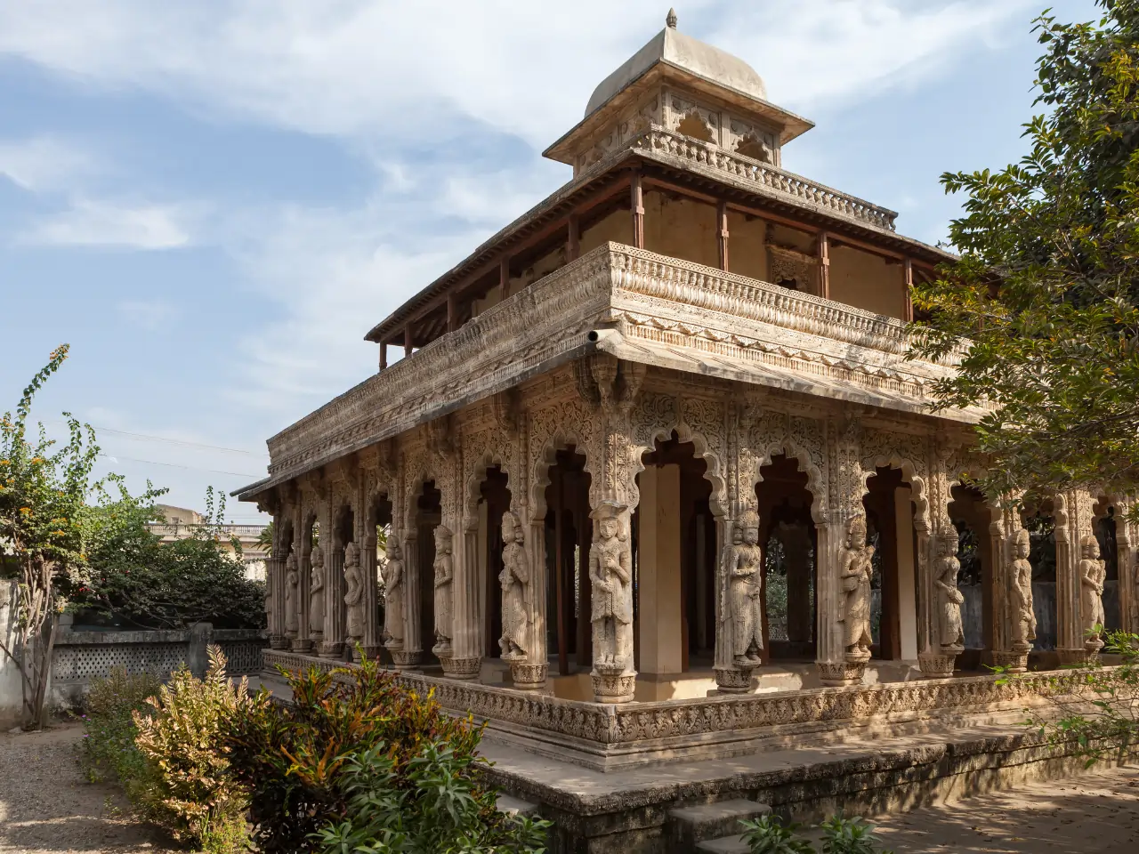 Best Taxi Service in Porbandar At ₹9/km | Outstation Cabs | HurryUp Cabs