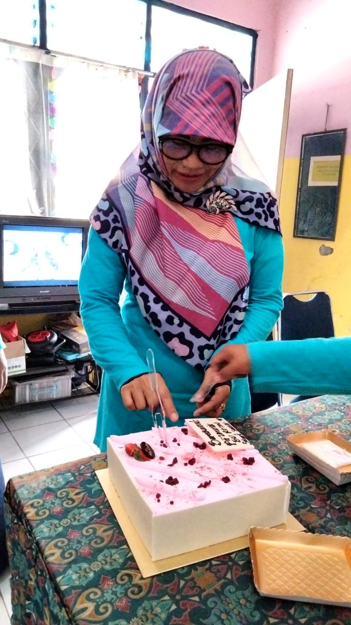 VIDEO PEMBELAJARAN GURU TEMA BINATANG