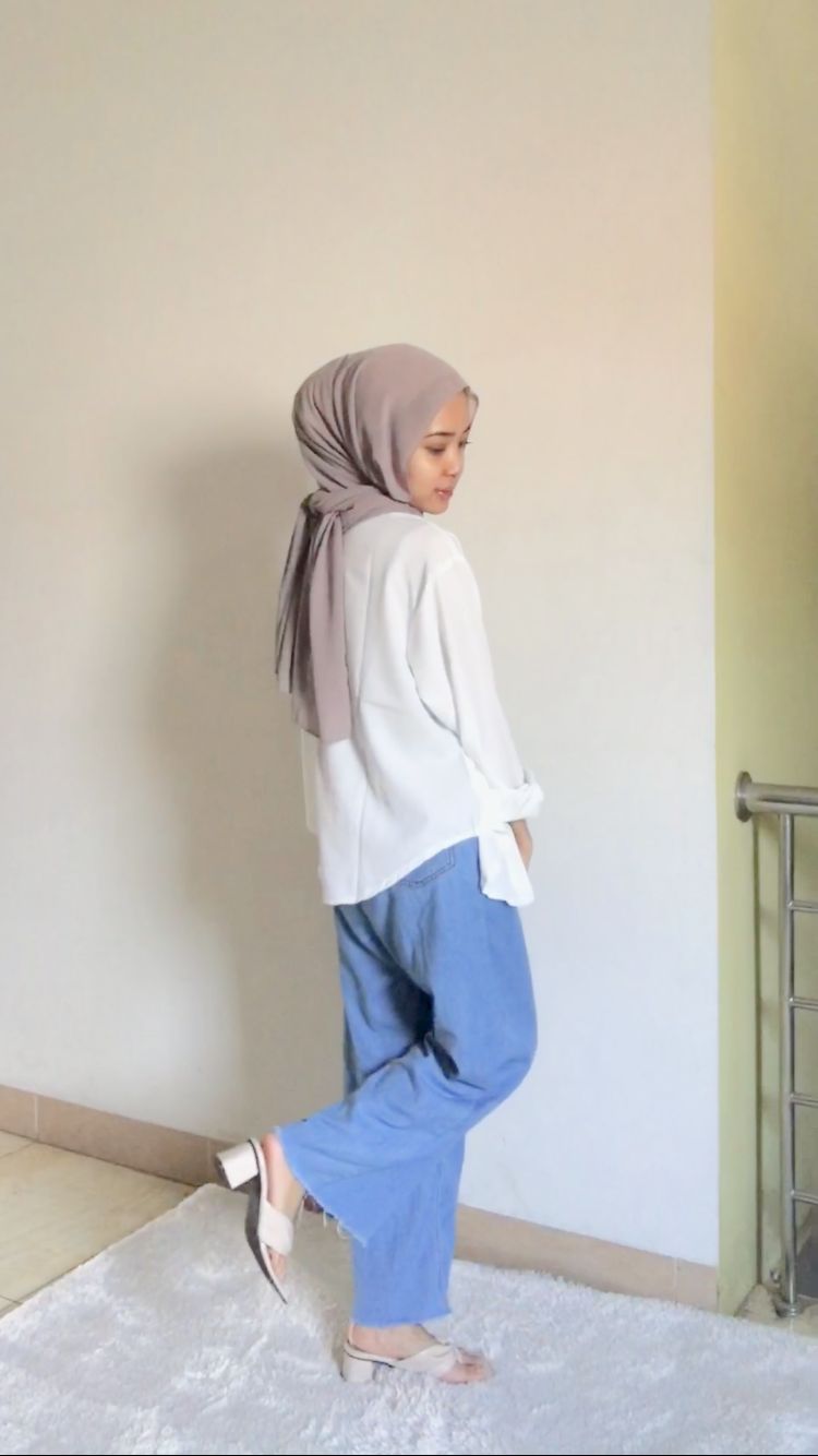 1. Kemeja/Outer Putih