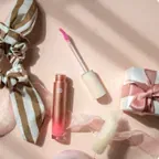 01 冰晶唇釉--夢幻櫻花粉