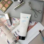 A1 卸妝乳霜 - 毛孔的髒污的乾淨溜溜