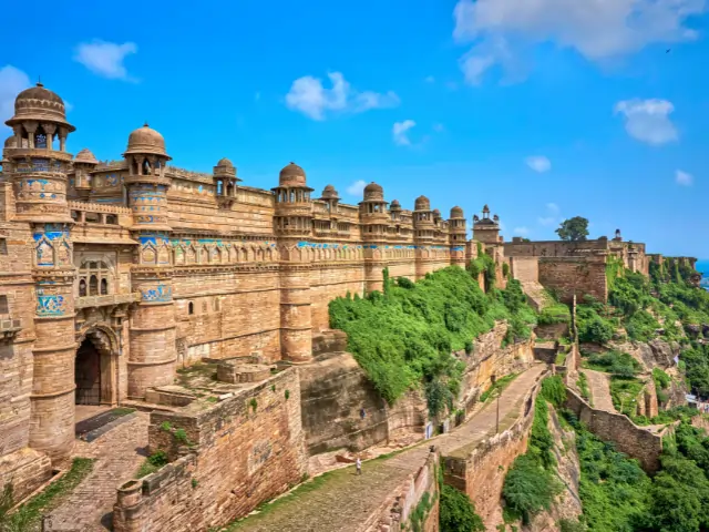 Cab Service In Gwalior - Online Cab Booking