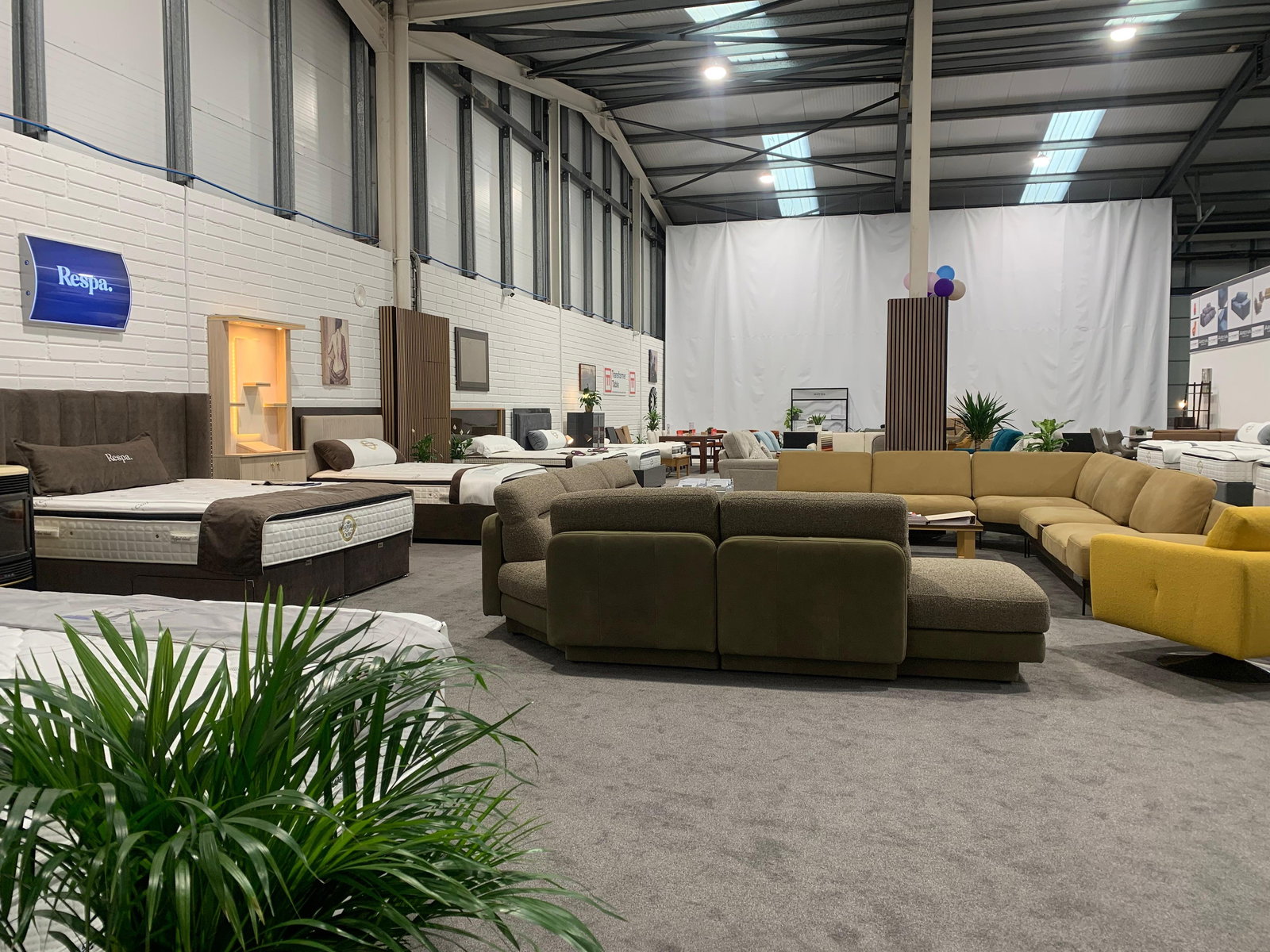 What styles of luxury Italian furniture are popular in Ireland?