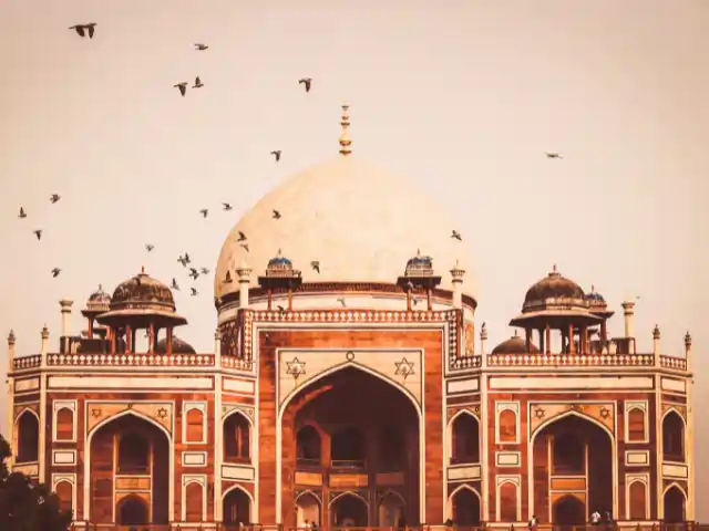 Best Cab Service in Delhi for Local Travel – HurryUp Cabs