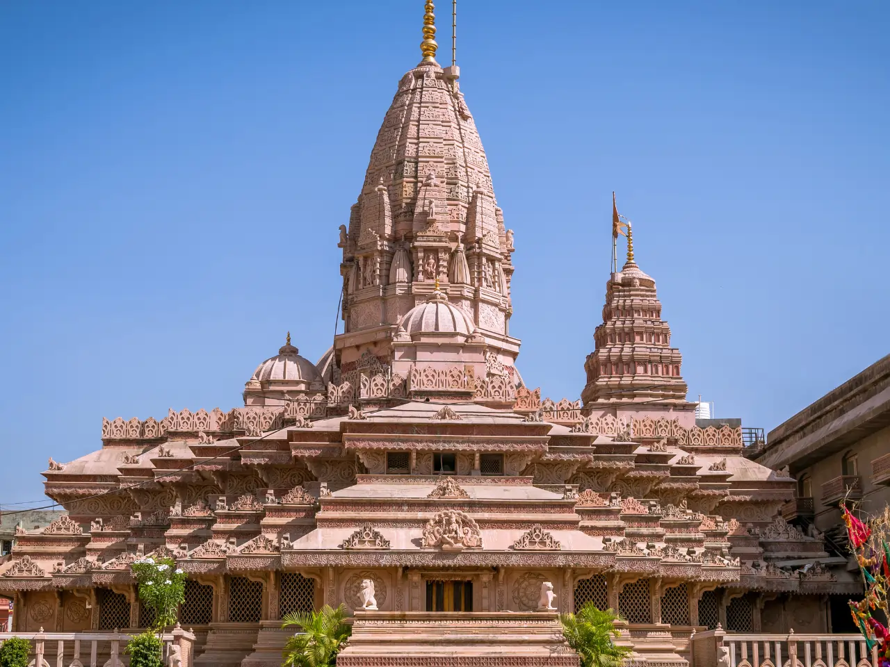 Cab Service In Amravati - Online Cab Booking