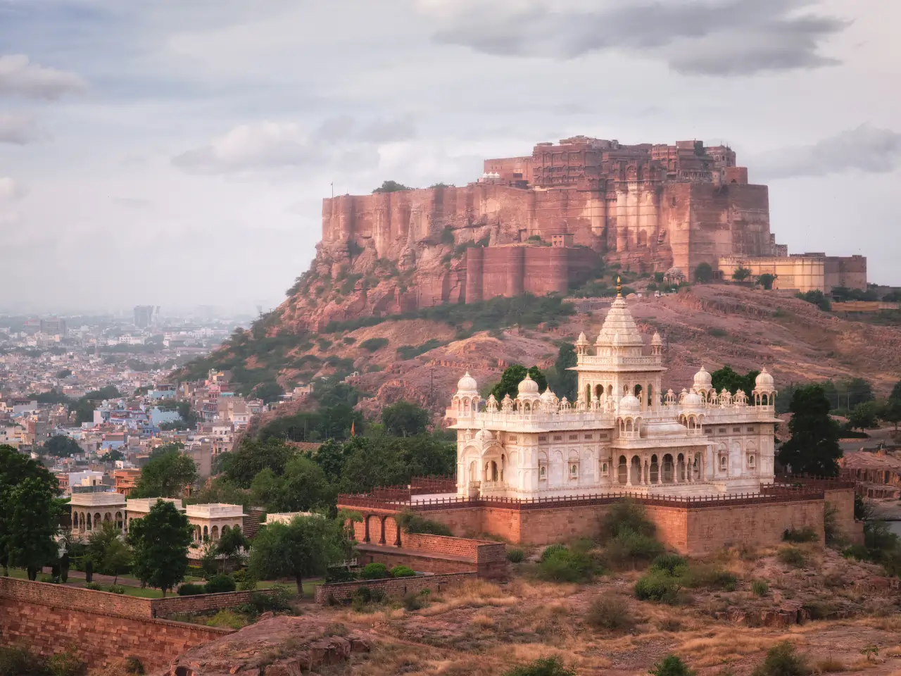 Taxi Service In Suratgarh - Online Cab Booking