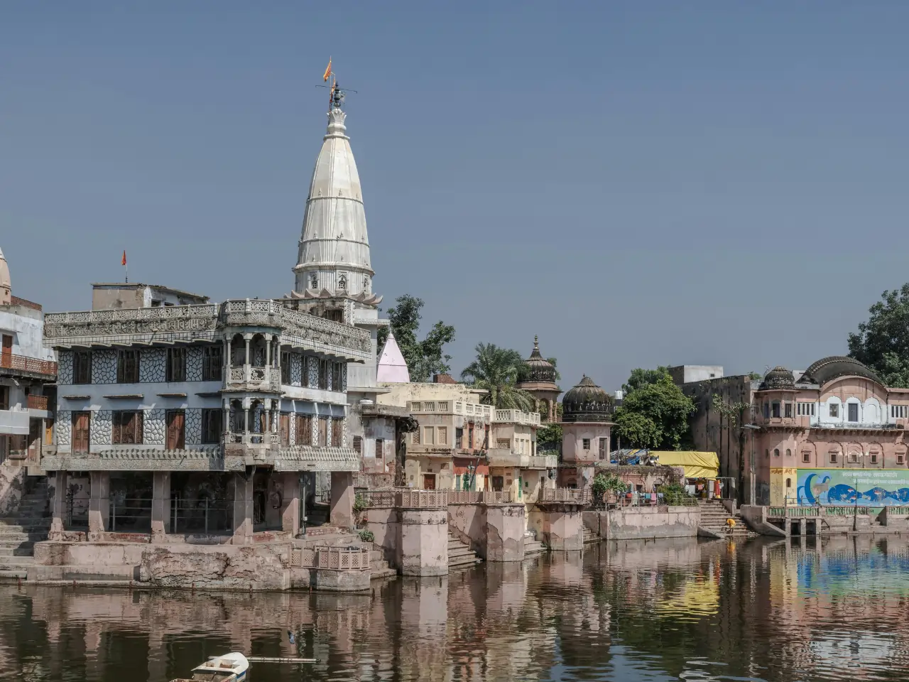 Taxi Service In Bahraich - Online Cab Booking