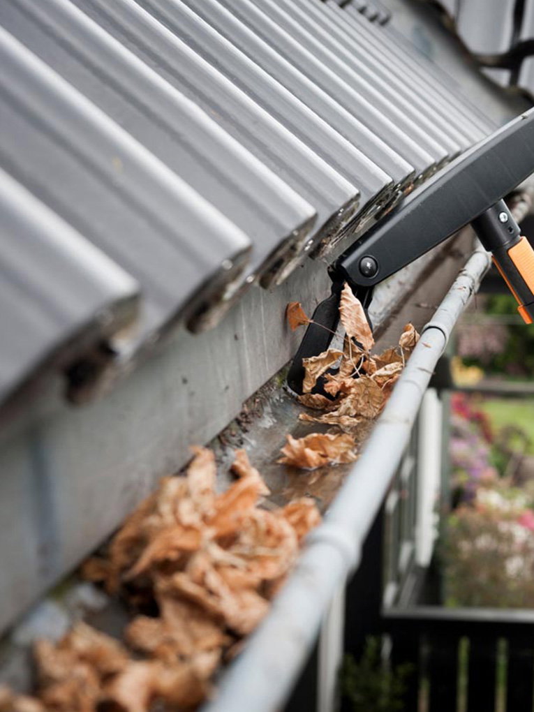 Gutter cleaning in Brisbane | MI Roof Repair