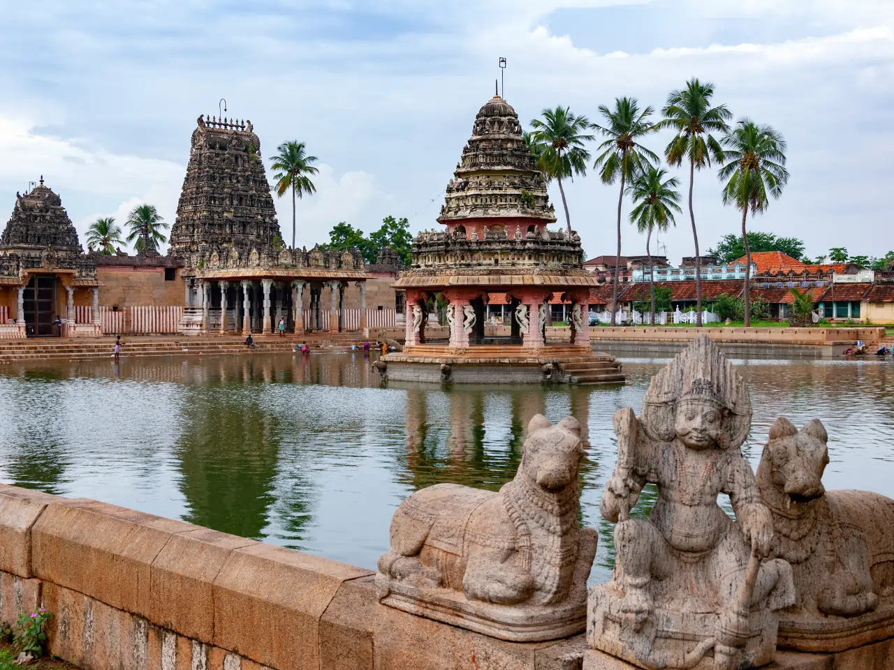 Taxi Service In Chinnadharapuram