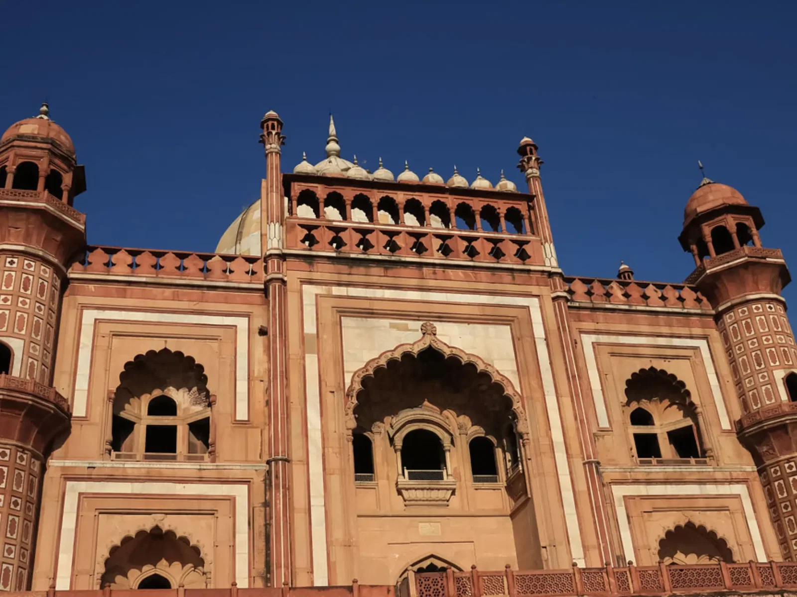 Top Cab Service in Rohtak At ₹9/km | Book Taxi Services