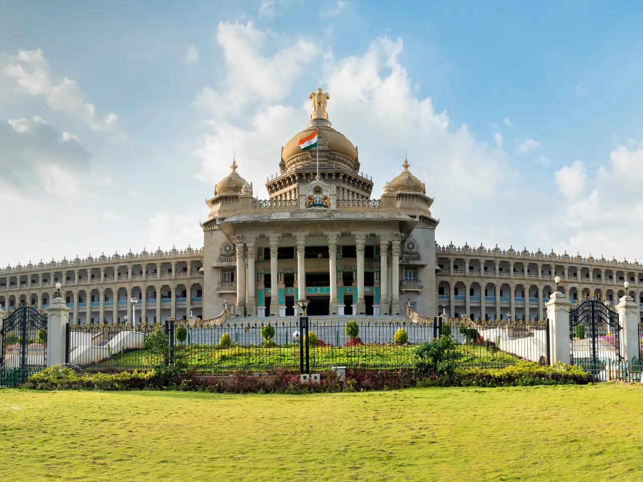 Best Cab Service in Belgaum At ₹9/km | Online Taxi Service