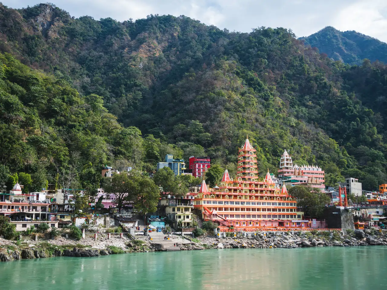 Best Rishikesh Taxi Service At ₹9/km | Online Cab Booking