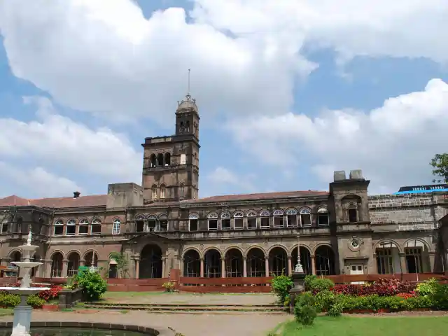 Hire Best Cab Service in Pune | Offer Your Price | HurryUp
