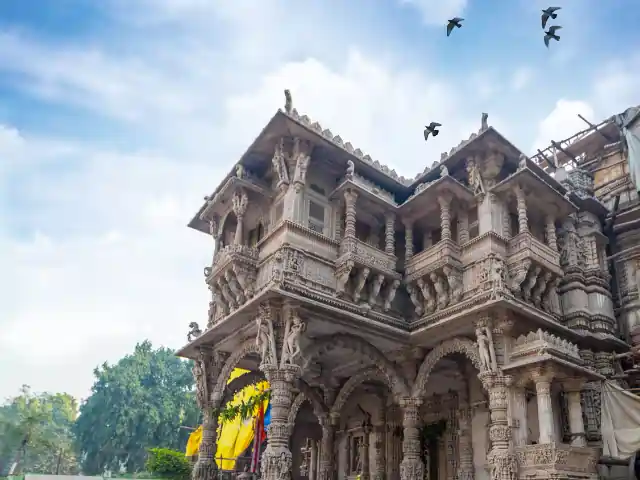Best Cab Service In Ahmedabad | Taxi Service At 30% Discount