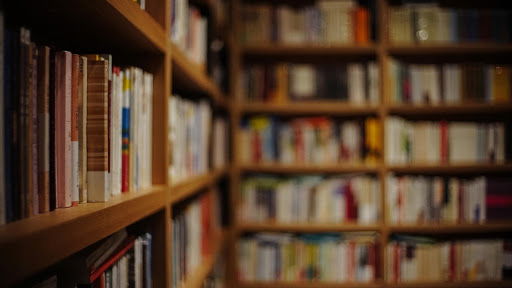 　義守大學  __  影視系      　系圖書庫 ＆ 經典片庫　　臉書社團