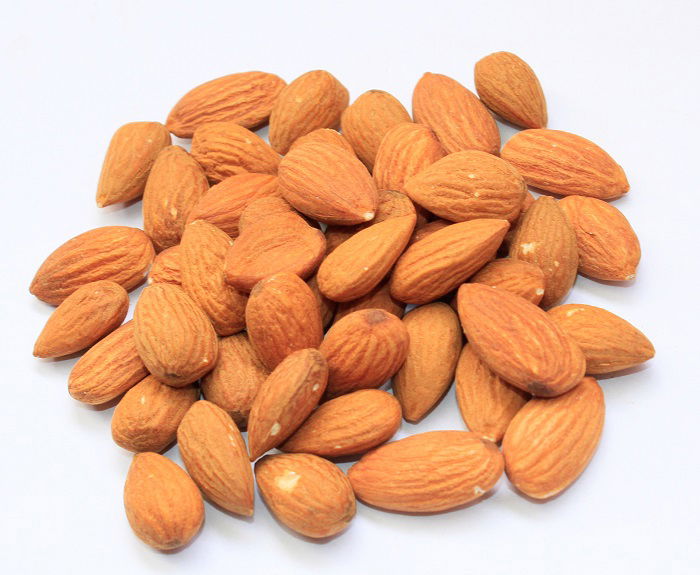 C 2. Kacang Almond 18k