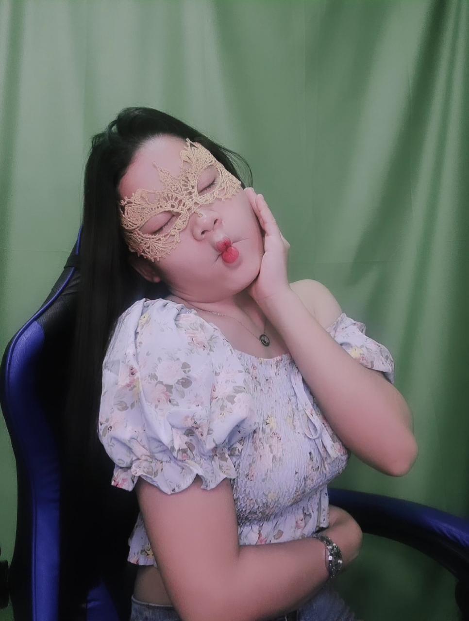 COMINGSOON : INSTAGRAM