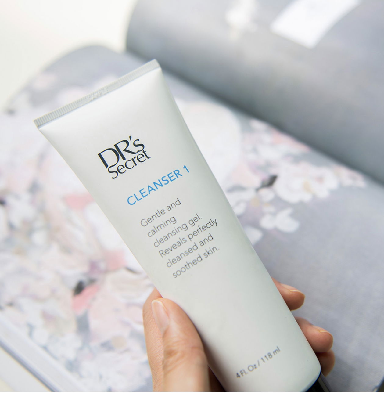 潔膚霜 1  清潔是保養的第一步,洗卸二合一,軟化角質,透徹潔淨，舒緩肌膚不緊蹦