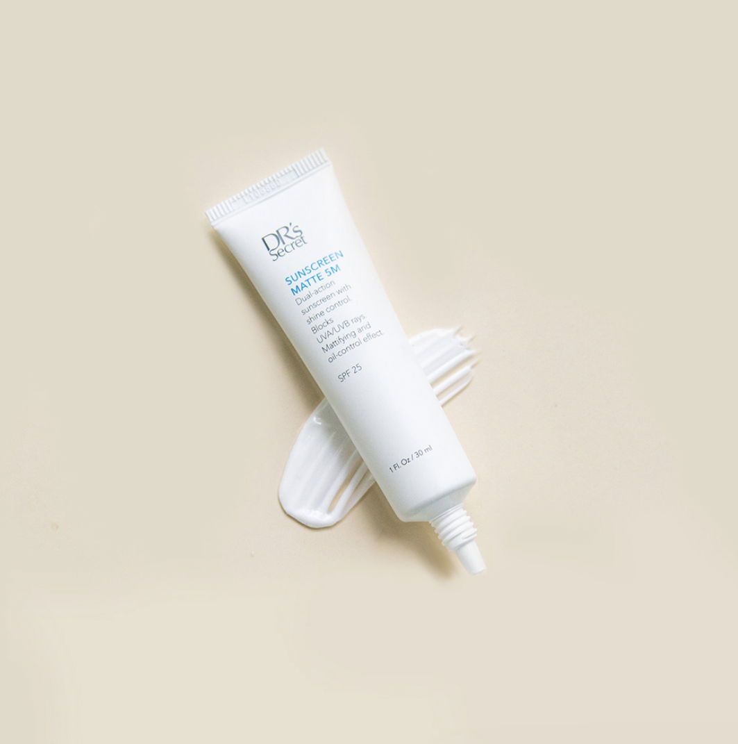 #5M 防曬霜(清爽）✨阻隔所有外來侵害「保養廣效型防曬、均勻膚色，給予控油清爽效果、取代粉妝還肌膚健康」