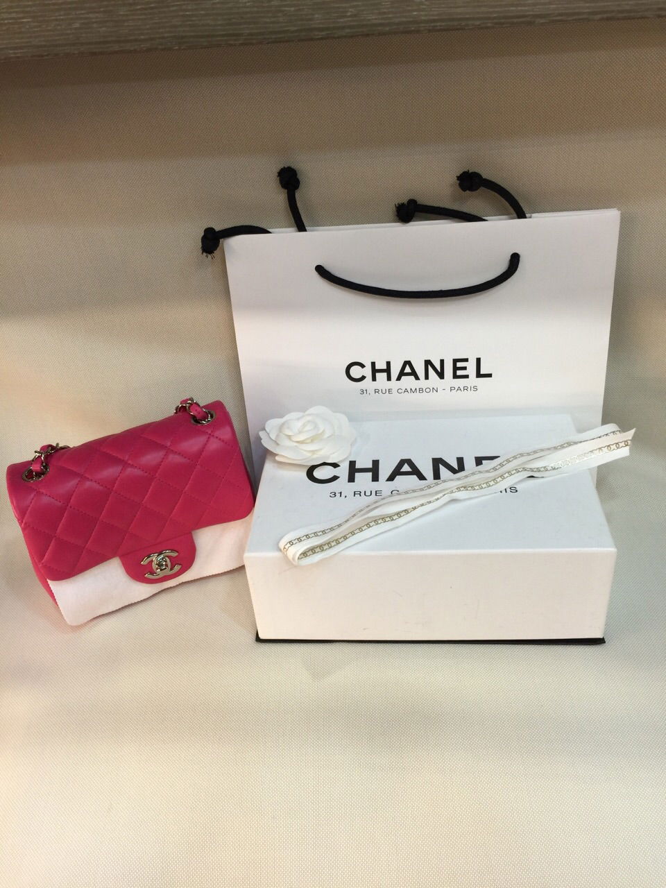 芯閣名牌精品店