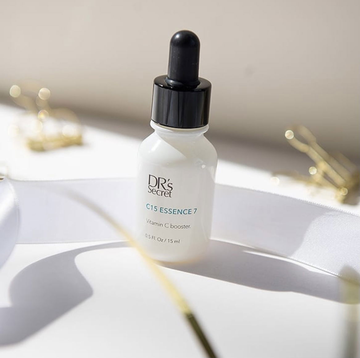 7號 C15精華液「推出深層斑的複方左旋 C」