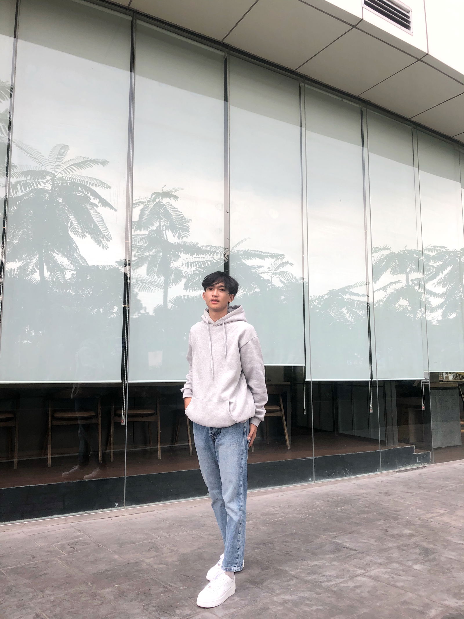 7. Celana jeans light blue 109K