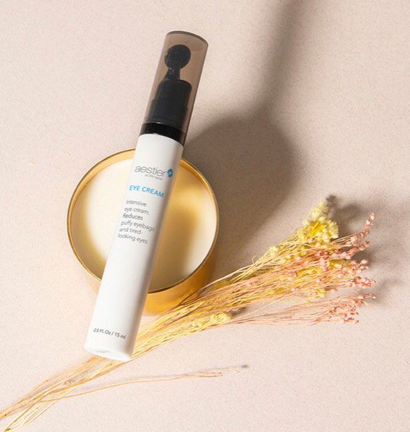 多功效類肉毒👉活奕眼霜