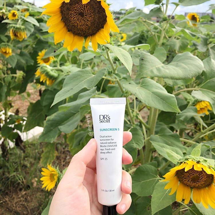 #5號防曬霜SPF25清爽舒服，防曬同時保濕，在陽光下呈現清透質感的一面