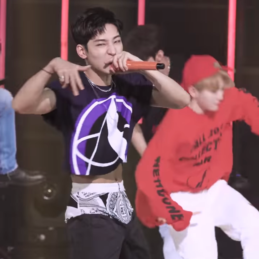 全圓佑'Left & Right' 露肚直拍