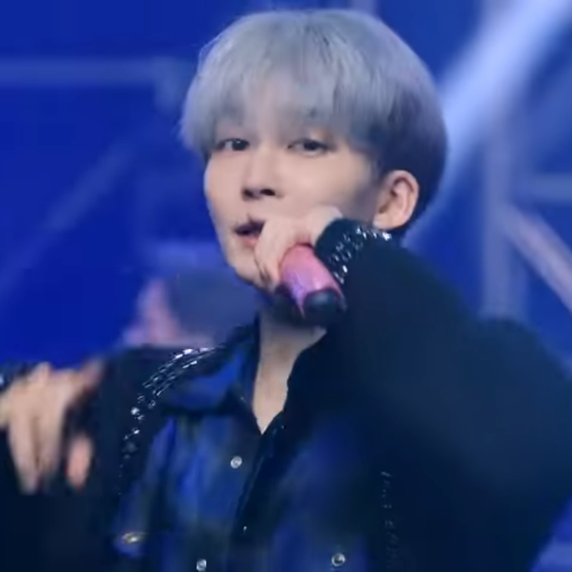 SEVENTEEN〈Crush〉