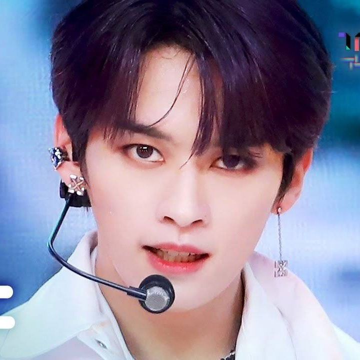 (ENG sub) [가요대제전 4K 직캠] 리노 '호랑이' (LEE KNOW FanCam) @MBCMusicFestival_211231 #예능연구소직캠