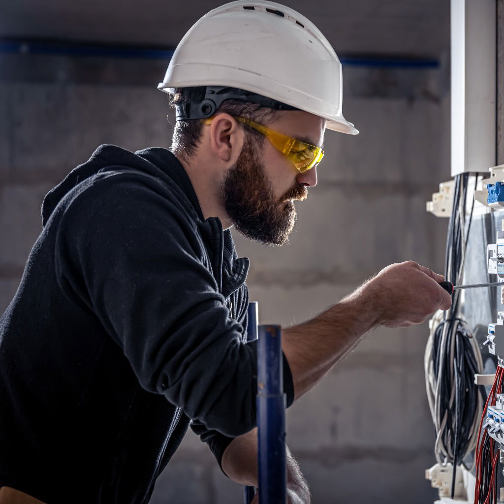 Types of Electrical Services Offered by Commercial Electricians in London