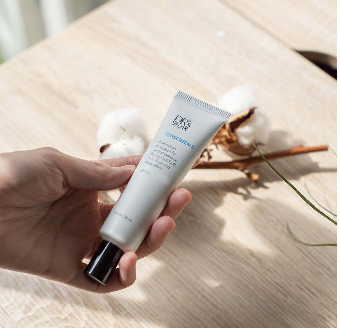 自然透亮光澤，陽光下的自信-5號防曬