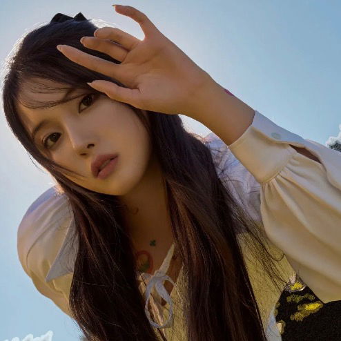 NMIXX "Love Me Like This" M/V