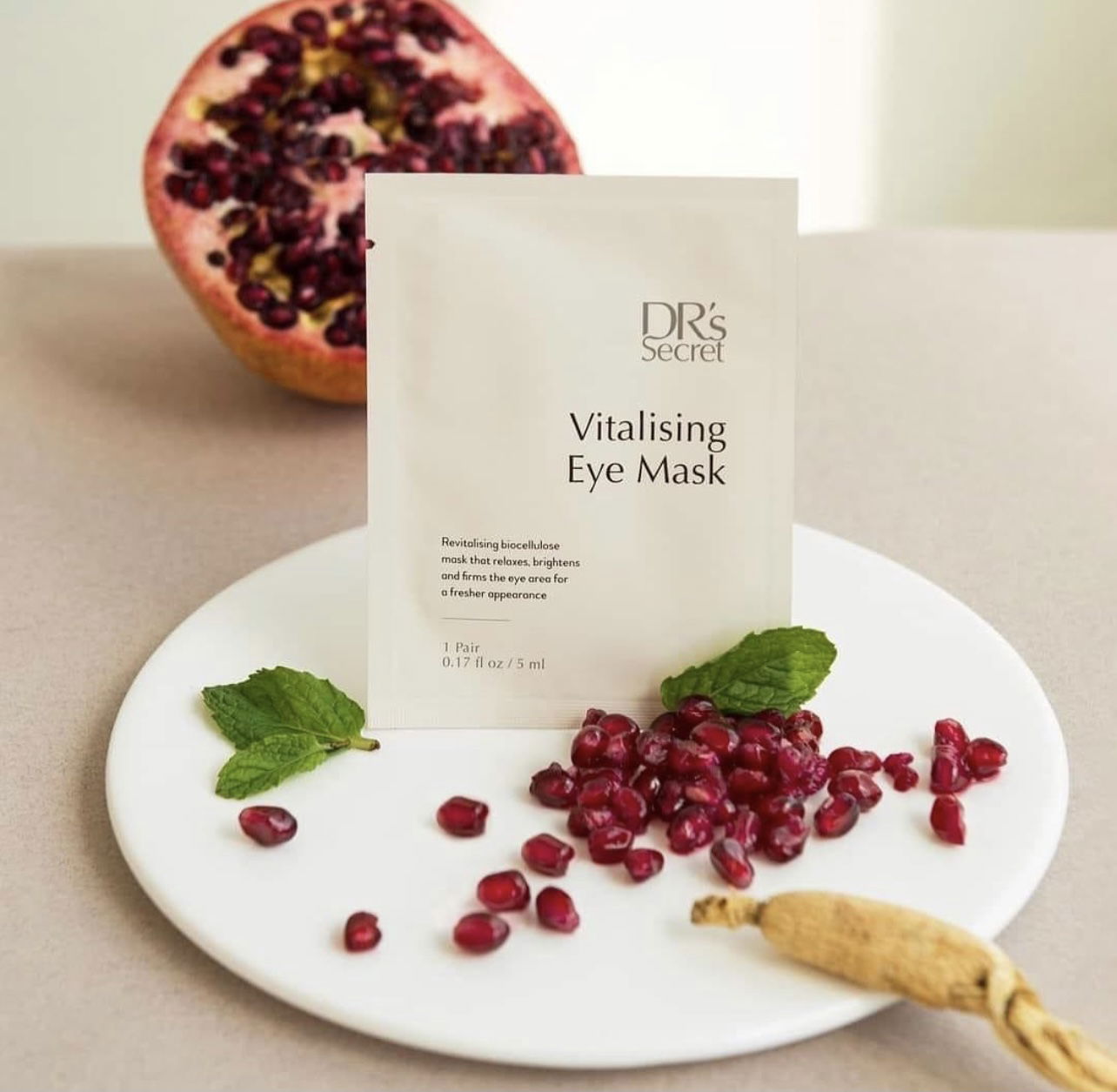 煥醒雙眸揮別暗沉《煥活晶透眼膜》